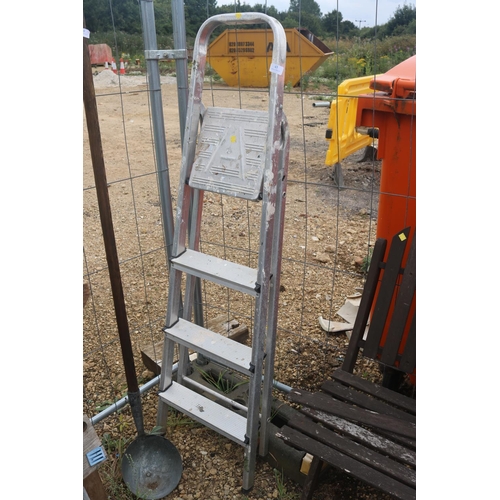 43 - ALUMINUM STEP LADDER