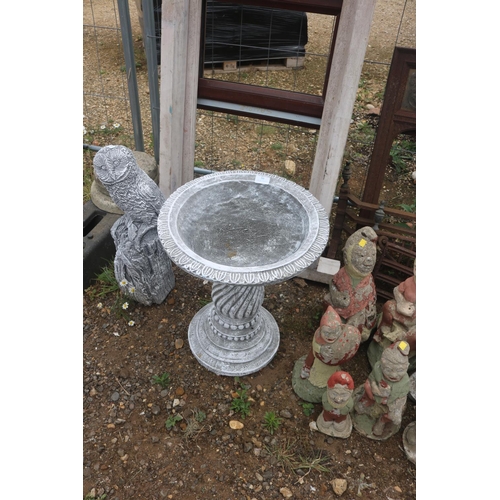 50 - SMALL BIRD BATH