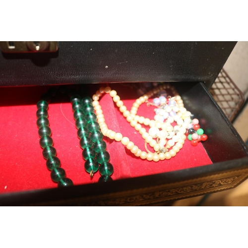 577 - JEWELLERY BOX WITH COSTUME JEWELLERY