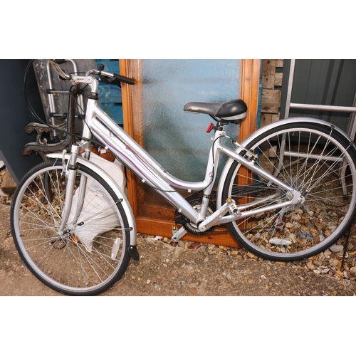 102 - LADIES AMMACO 21 SPEED BICYCLE - SILVER