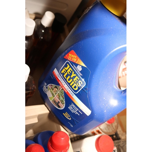 190 - LARGE QTY OF HOUSEHOLD CLEANING PRODUCTS INC WASHING UP LIQUID/FLASH ETC