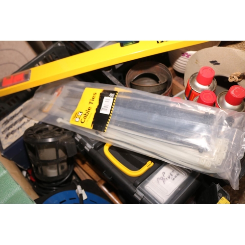 191 - LARGE QTY OF OF GARAGE MISC INC CABLE TIES/LEVEL/SMALL TOOLS/EXTENSION LEAD ETC