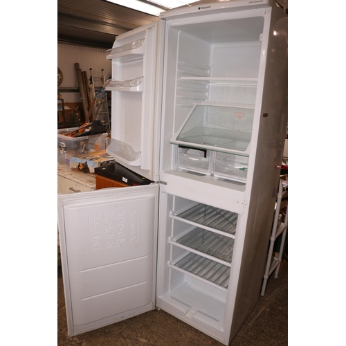 209 - HOTPOINT FRIDGE FREEZER - WARRANTED UNTIL NOON TUES FOLLOWING THE ABOVE SALE