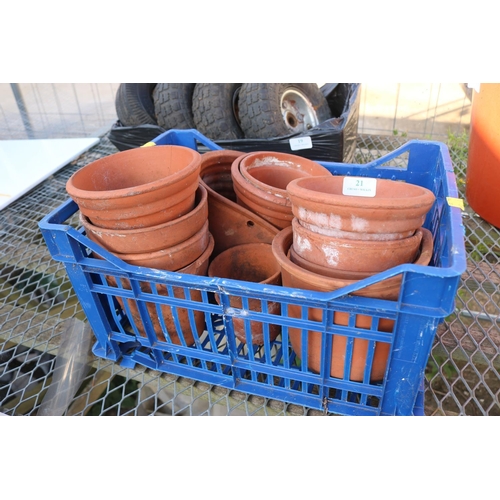 21 - CLAY FLOWER POTS