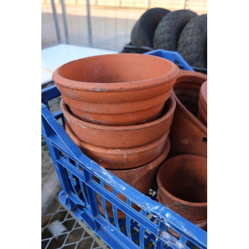 21 - CLAY FLOWER POTS