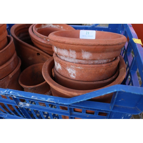 21 - CLAY FLOWER POTS