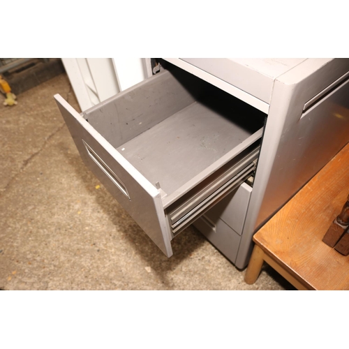 222 - HEAVY DUTY 3 DRAWER FILING CABINET