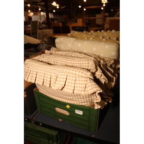 265 - BOX OF CUSHIONS