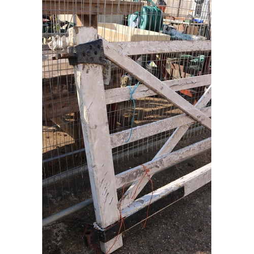 2A - LARGE WHITE WOODEN POSSIBLE RAILWAY GATE