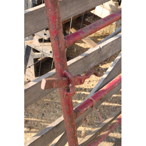 2B - RED FIVE BAR METAL GATE