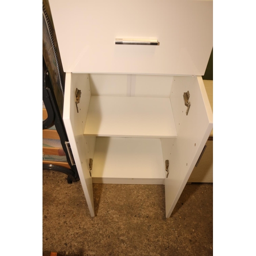 319 - WHITE GLASS BATHROOM CABINET 2 DOORS/2 DRAWER