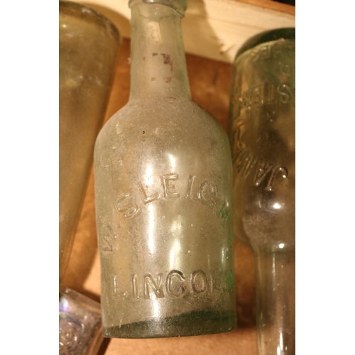 400 - JOB LOT OF ASSORTED VINTAGE GLASS BOTTLES/VARIOUS STYLES/AGE AND SOME LOCAL