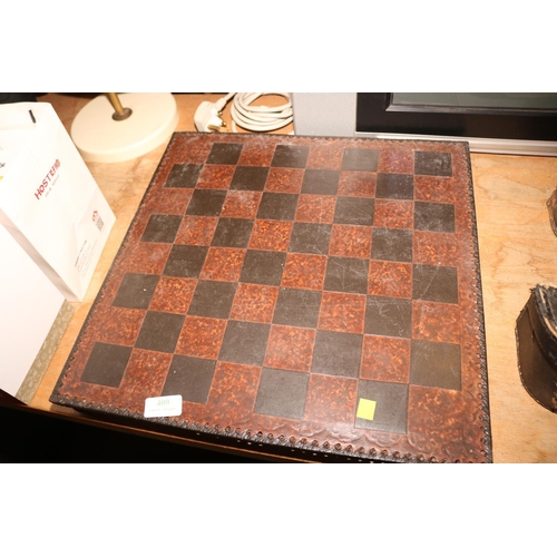 409 - SLATE CHESS BOARD & RESIN PIECES