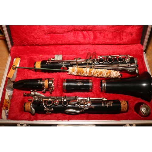 415 - BOOSEY & HAWKE LONDON REGENT CLARINET - BOXED