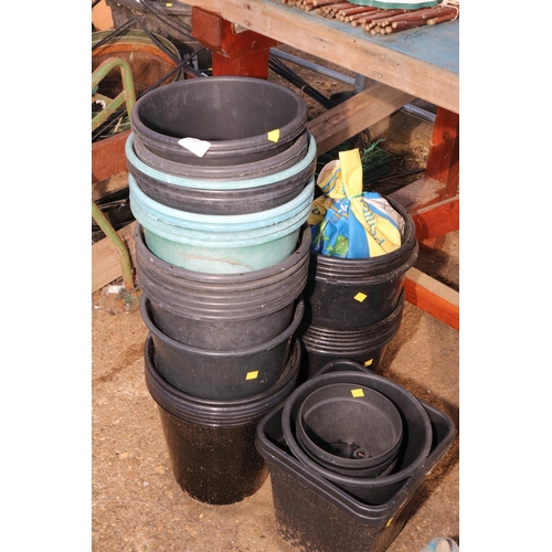 43 - QTY OF PLASTIC BUCKETS & POTS