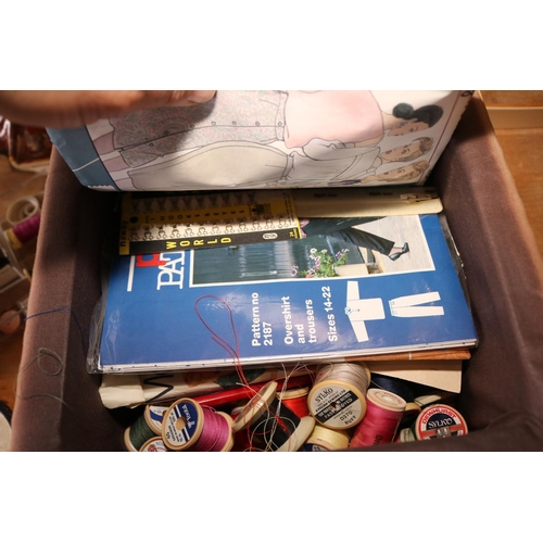 437A - SEWING BOX & CONTENTS