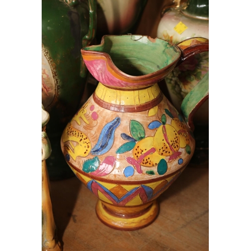 455 - QTY OF VARIOUS DECORATIVE VASES