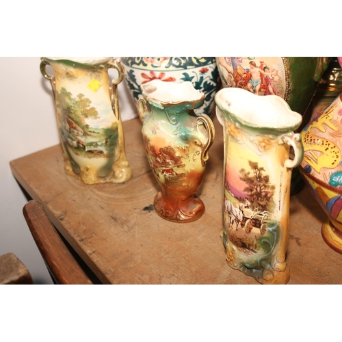 455 - QTY OF VARIOUS DECORATIVE VASES