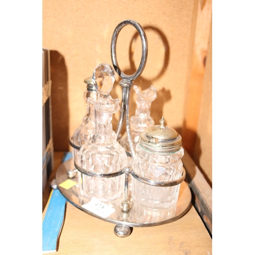 538A - SILVER PLATED CRUET ON STAND