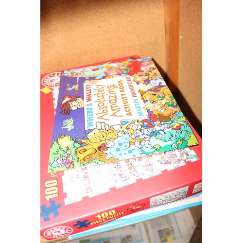 543 - WHERES WALLY COLLECTION NO.S 1-52 COMICS IN ORIGINAL FOLDERS PLUS BOOKS AND JIGSAW