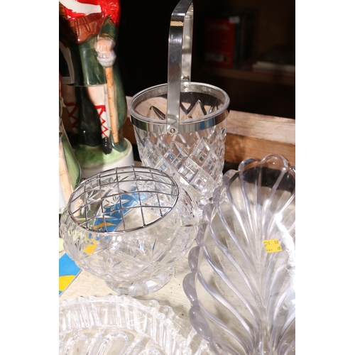 572 - QTY OF GLASSWARE