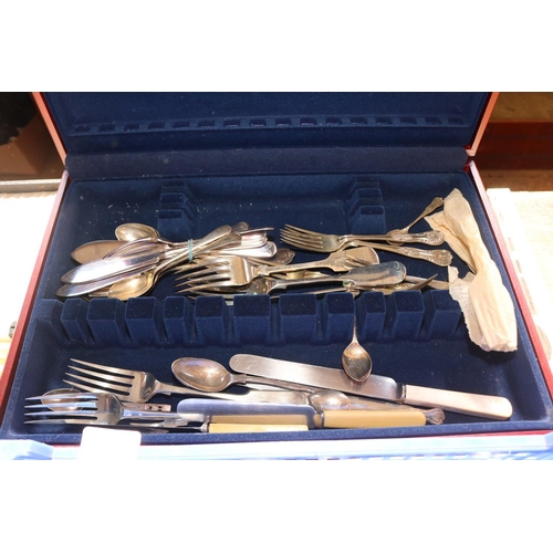 589 - LOOSE & BOXED CUTLERY