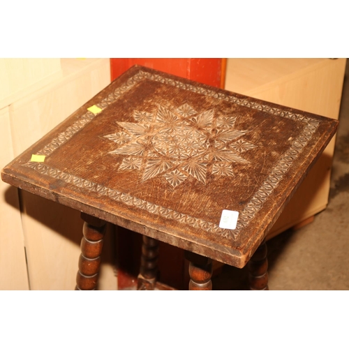 632 - OAK SIDE TABLE WITH PATTERNED TOP