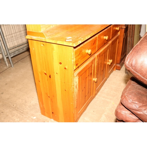 653 - PINE DRESSER