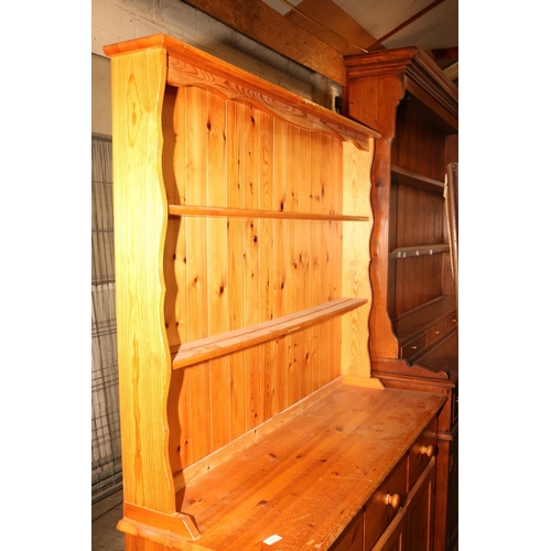 653 - PINE DRESSER