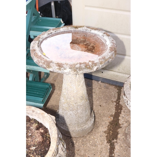 79 - LARGE BIRD BATH