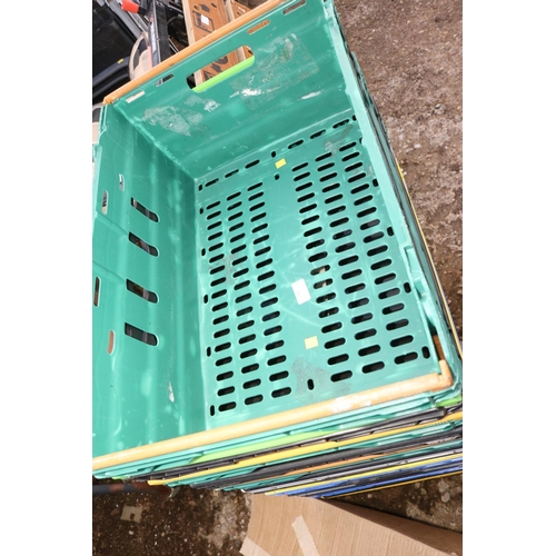 91 - JOB LOT OF TRAYS