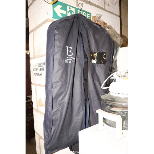 104 - 2 MENS WOOL CASHMERE OVER COATS (1 BLACK & 1 GREY, NO SIZE)