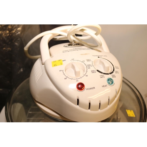 105 - HALOGEN OVEN - NEVER USED - WARRANTED UNTIL 12 NOON TUESDAY FOLLOWING THE ABOVE SALE
