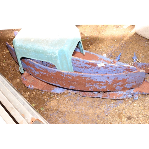 61 - 2 BLUE CART WHEEL FENDERS