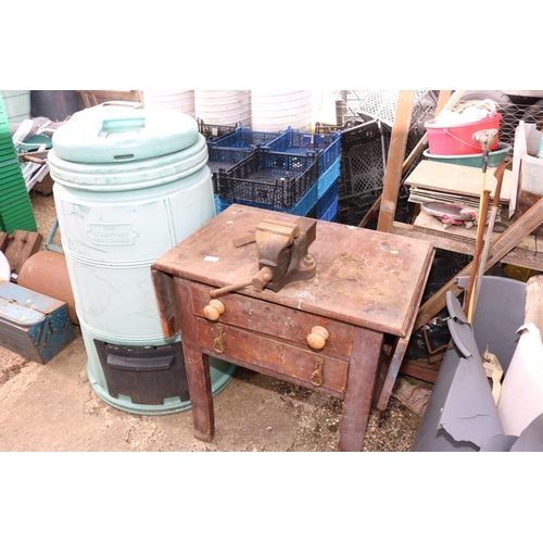63 - WORK BENCH & VICE