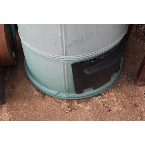 64 - GARDEN COMPOSTER