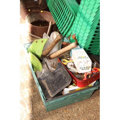 75 - TRAY OF MIXED METAL WARE/SLEDGE HAMMER HEADS, ETC