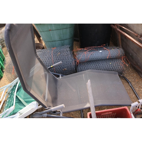 82 - 2 X GARDEN LOUNGERS