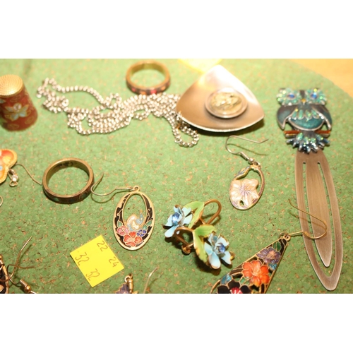 474 - ENAMELLED JEWELLERY WITH MEXICAN SILVER BRACELET/NECKLACE SET