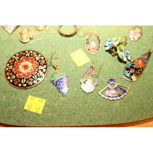 474 - ENAMELLED JEWELLERY WITH MEXICAN SILVER BRACELET/NECKLACE SET