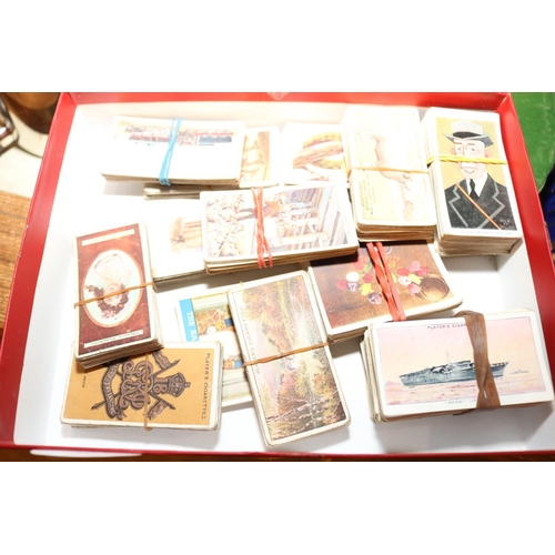 484 - CIGARETTE CARDS 1916-1937 - SETS OF WAR, TRAINS, NATURE, ETC