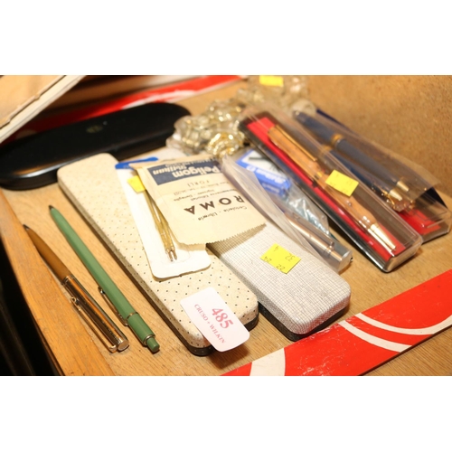 485 - NUMEROUS PARKER PENS (SOME CASED), PAPREMATE, REFILLS, ETC