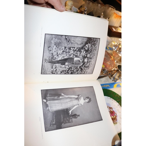 486 - OLD ENGLISH COSTUMES OF THE 18TH & 19TH CENTURY BOOK & 20TH CENTURY COSTUME BOOK, ALBUM & CARD ALBUM