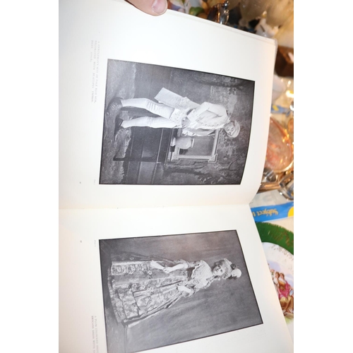 486 - OLD ENGLISH COSTUMES OF THE 18TH & 19TH CENTURY BOOK & 20TH CENTURY COSTUME BOOK, ALBUM & CARD ALBUM