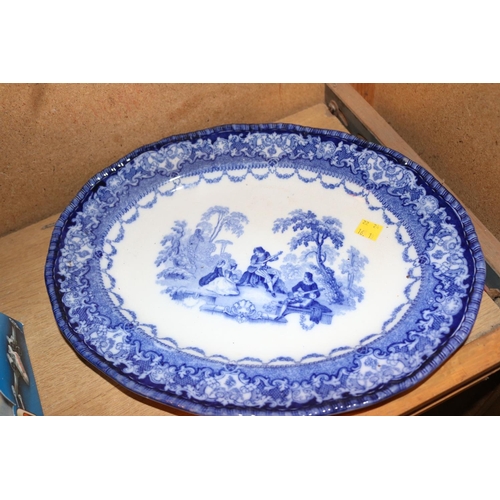 489 - 4 B/W OVAL PLATTERS