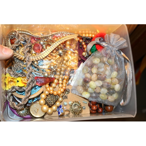 491 - BOX OF MIXED JEWELLERY & NECKLACES