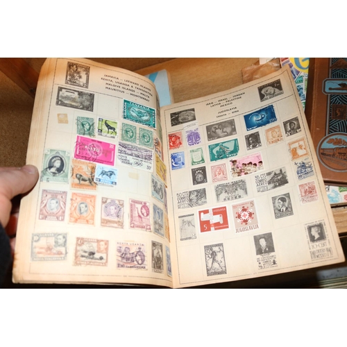 495 - QTY OF FOREIGN STAMP ALBUMS & STAMPS