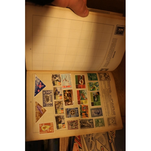 495 - QTY OF FOREIGN STAMP ALBUMS & STAMPS