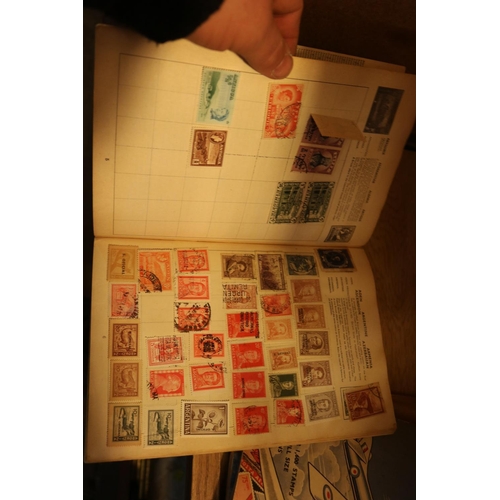 495 - QTY OF FOREIGN STAMP ALBUMS & STAMPS