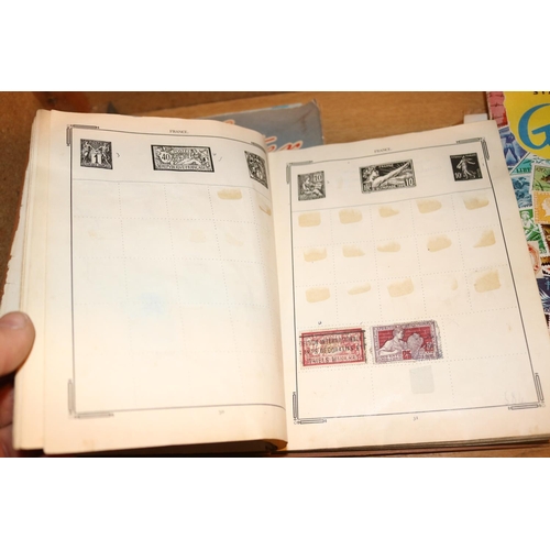 495 - QTY OF FOREIGN STAMP ALBUMS & STAMPS